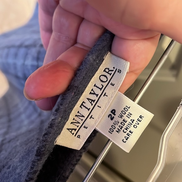 Ann Taylor Wool skirt - Picture 5 of 6